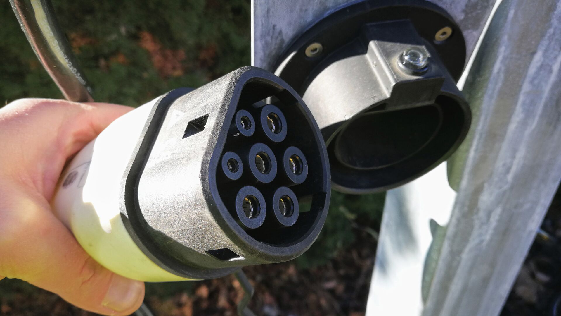 Heilsbringer Elektrofahrzeug? Nein, es kommt auf das Fahrzeug an. Sinnvolle Alternativen gibt es reichlich. Bild: Georg Blenk, Krafthand Medien