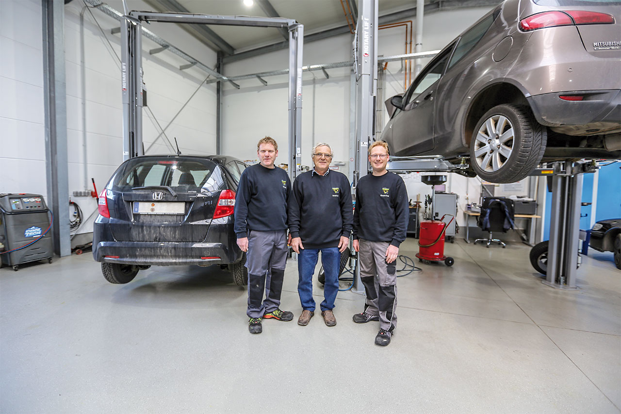 Harald Knell (Mitte) mit seinen Söhnen Jörg (li.) und Christian (re.)